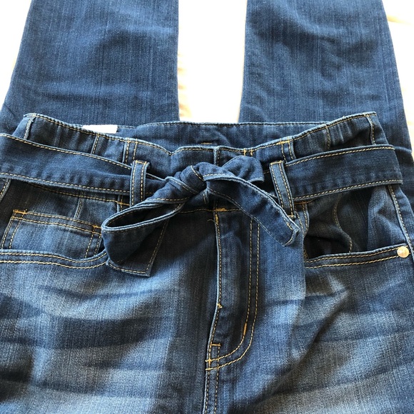 Almost Famous Belted Jeans - Picture 4 of 7